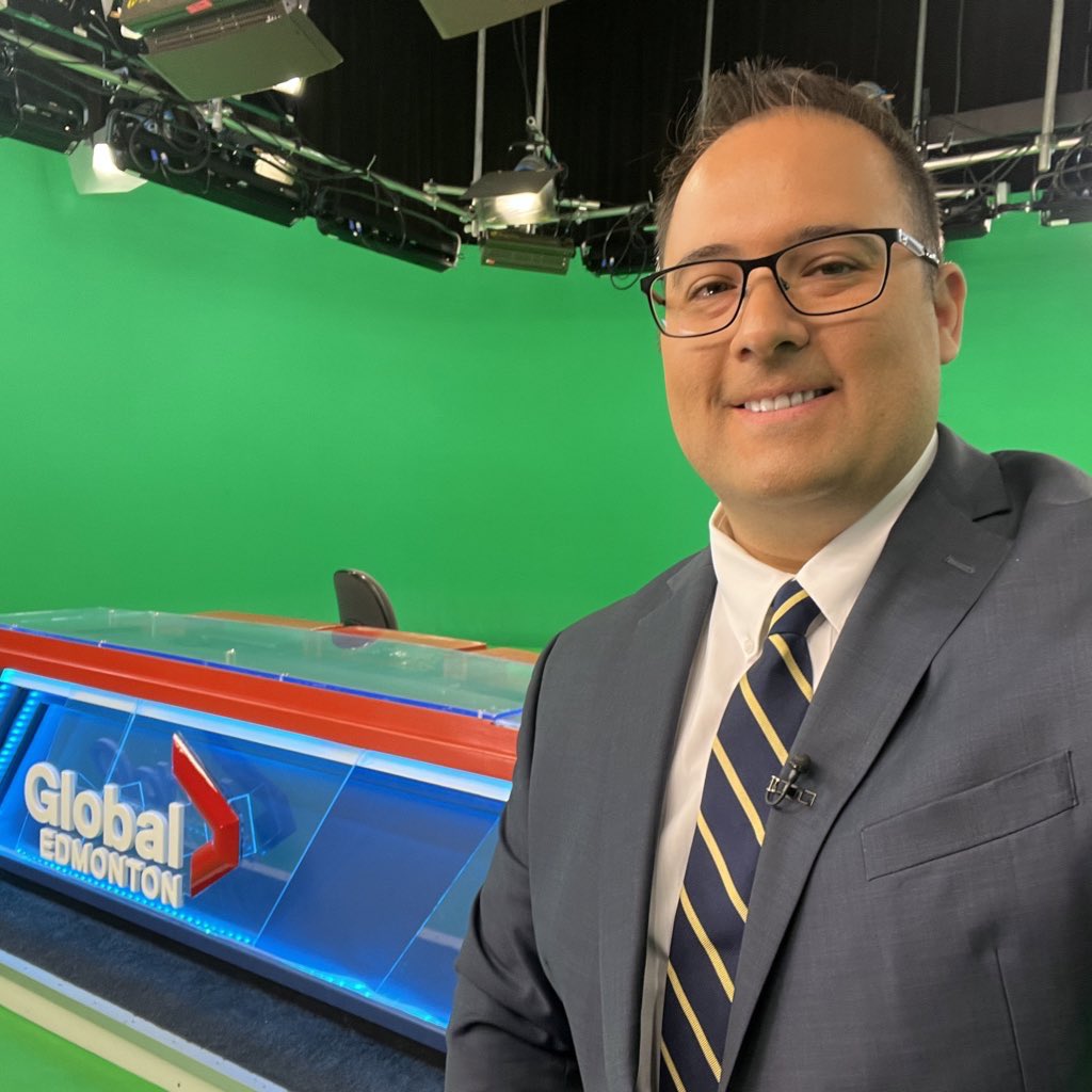 ChrisAChacon's tweet photo. I can’t believe it’s been about a year since I have been on the news desk. So grateful to share the news with our viewers, and thanks to all those who tuned in. #YEG https://t.co/MR4gs23iZv