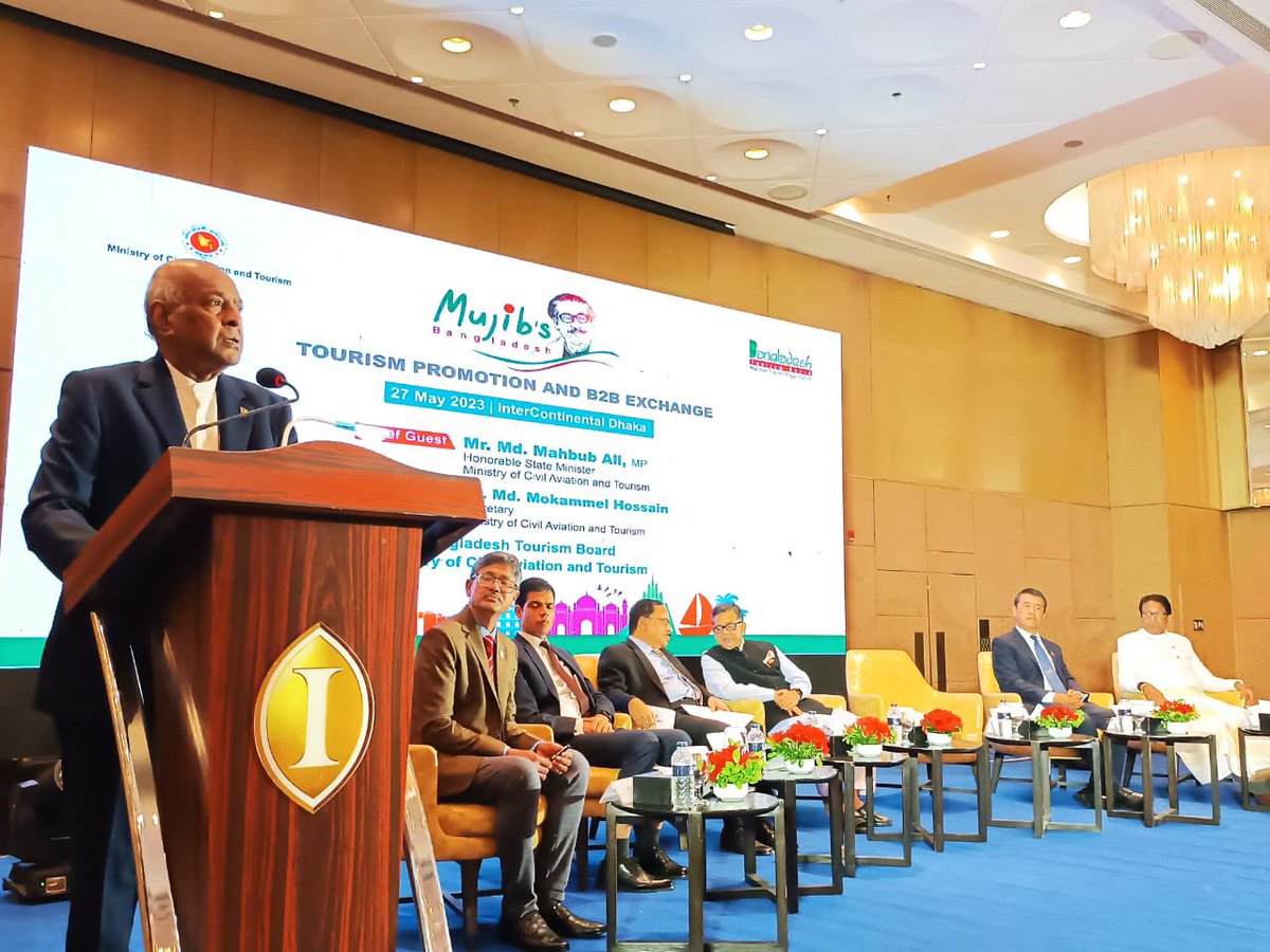 SLHCinDhaka's tweet photo. A group of 19 travel agents and officials of #SLTPB participated in #Tourism Promotion and #B2B Exchange in Dhaka on 27 May https://t.co/tvbwyE8Wij