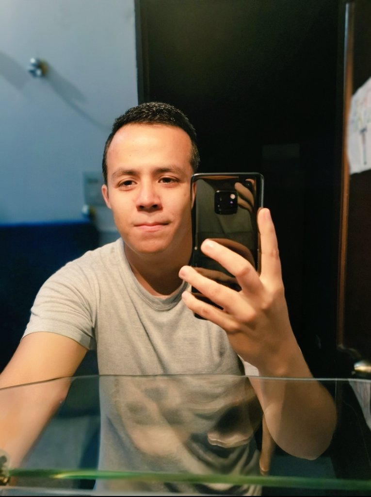 danintriago_'s tweet image. Soy el tipo de las alergias y el acné. 🥴
#Beforegoingtobed