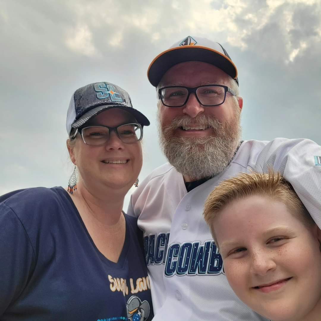 AlisonMore63's tweet photo. @SLSpaceCowboys Family (mostly all of us) run night. Matthew's trying to learn score keeping. #readytoride https://t.co/n6BR75DoG9