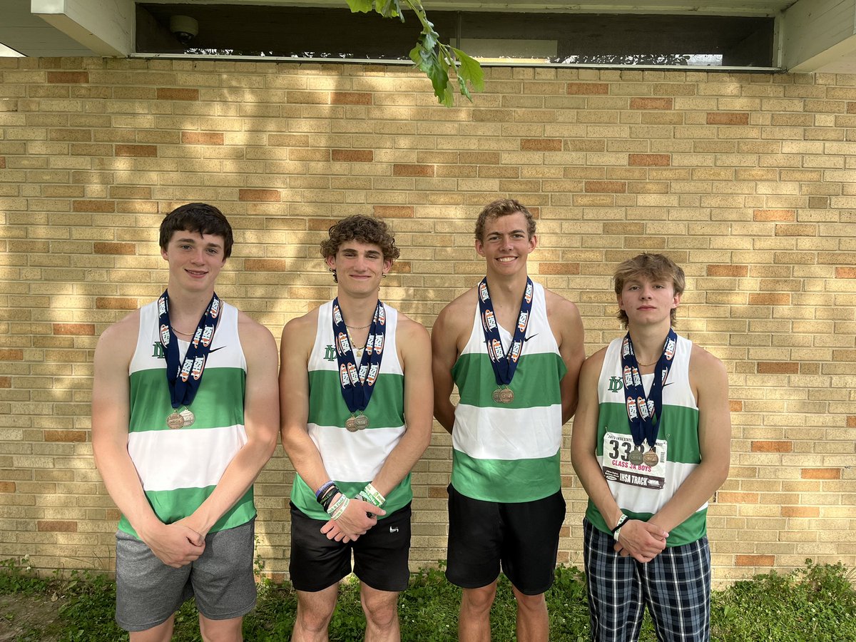 4x2 - 🥈1:27.07 3rd fastest in school history! Luke Mailander Joey Valeski Cash Langley Leo Glennon