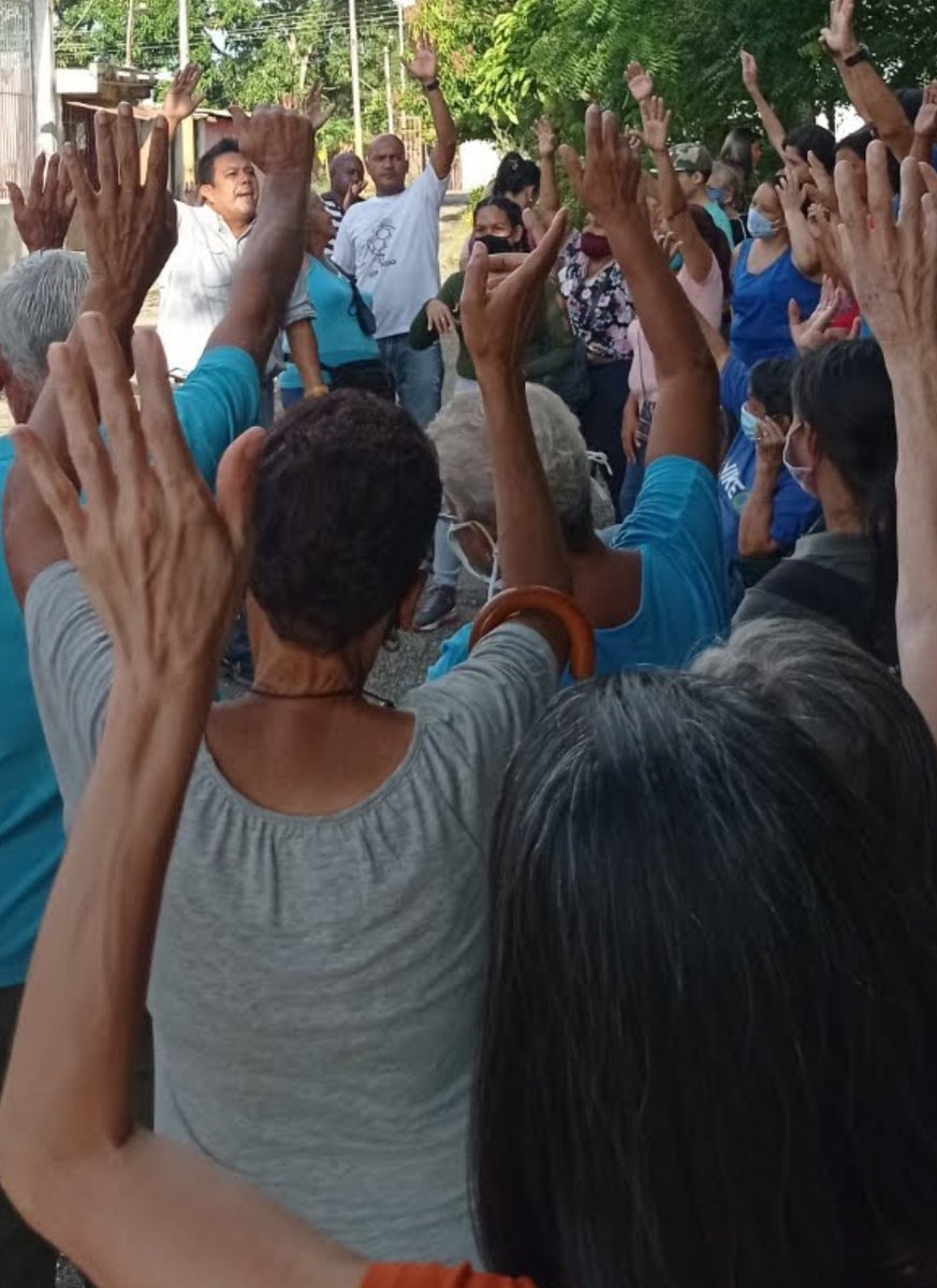 El voluntariado Con María Corina en el tuy sigue creciendo, Cúa sigue sumando  y seguimos en el corazón de la gente. No hay forma de tapar lo que está en las calles de Venezuela. <a href="/MariaCorinaYA/">María Corina Machado</a> es la esperanza  <a href="/HenryAlviarez/">Henry Alviarez Alviarez</a> <a href="/VenteVenezuela/">Vente Venezuela</a>  
María Corina Machado PRESIDENTE