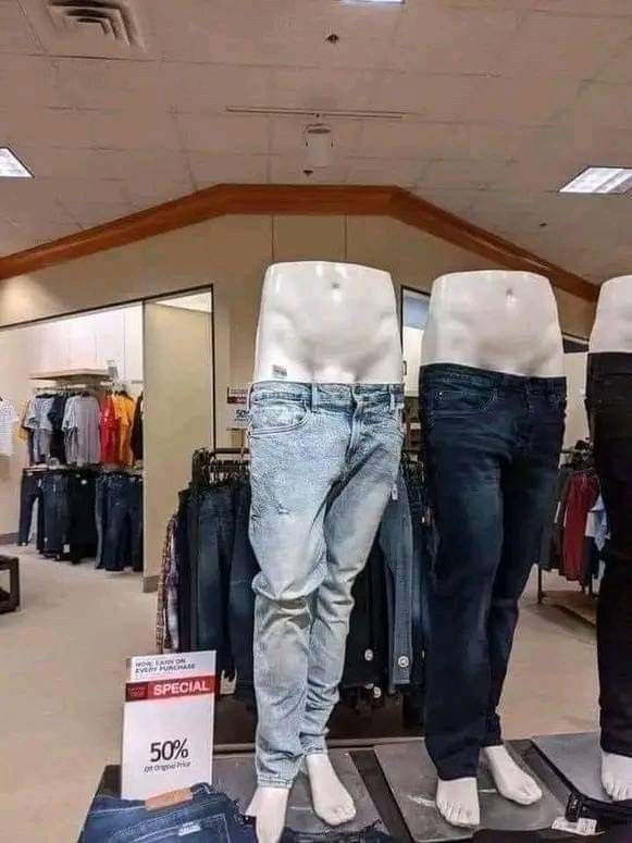medio raro los maniquies pero bueno