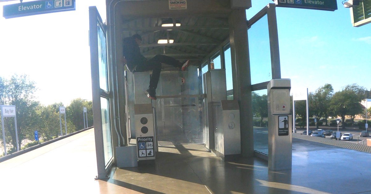 Bartfare's tweet photo. Four more Fare evaders easily Climb the new Elevator Fare gate At Bay Fair @SFBART Station #fareevader https://t.co/t3nFJk5LDJ