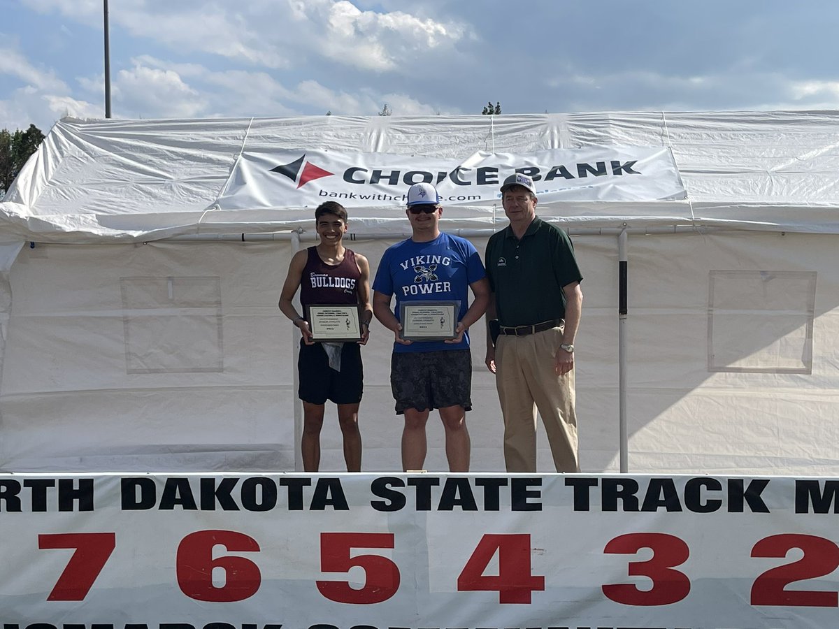 khstrackfield1's tweet photo. 💥OUTSTANDING SENIOR ATHLETE💥

Congratulations to Jack Packer for being named Co-Senior Athlete for Boys Track &amp; Field! 

You’ve had a great HS career, Jack! Good luck at NDSU! They are getting a good one! https://t.co/rphaaDnWOC
