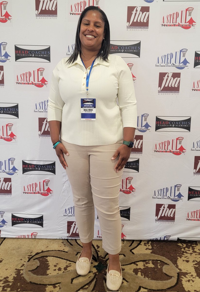 CghrMedia's tweet photo. π #CGHRMedia
#AStepUp
@AStepUpFHA
#HCELA
@UNCWwomenshoops Head Coach: Nicole Woods @CoachNWoods - Attended the Head Coaches Executive Leadership Academy during #AStepup
1 of the Top #Recruiters in @NCAA
Recruits #TheCarolinas
#CarolinaGirlsHoopsReport https://t.co/OTsJgG2tEX