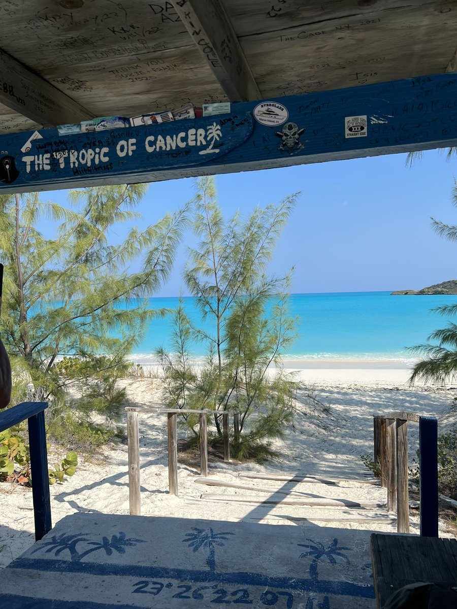 mendy_b68's tweet photo. @weatherchannel Tropic of Cancer-Little Exuma, Bahamas ❤️😍🌴 https://t.co/yg0MTSuSvC