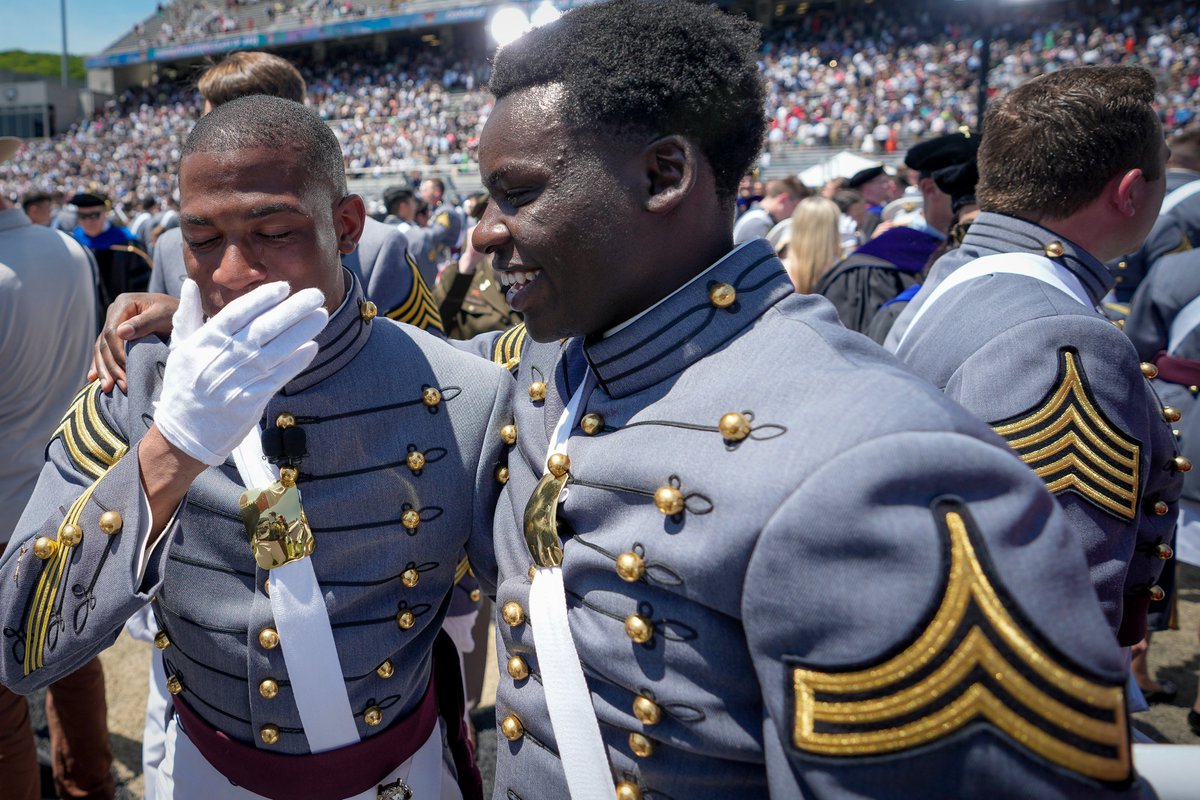 #USMA Cadets graduate, swear an oath to support and defend the constitution, and are commissioned 2nd Lieutenants in the @USArmy Saturday, May 27, 2023, at #WestPoint, NY. (#APPhoto / Bryan Woolston) @WestPoint_USMA #GoArmy #LongGrayLine #USArmy @AP_Images
