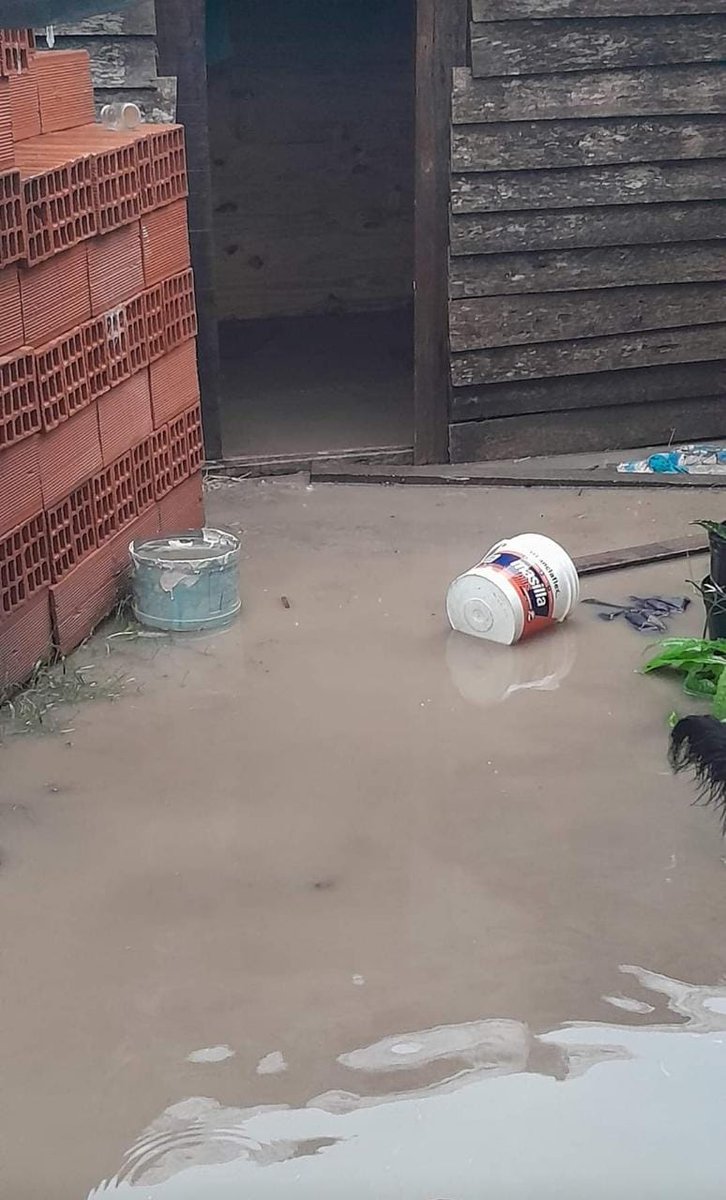 licha_edlp's tweet photo. @JulioGarro La impunidad de siempre para mentir a diestra y siniestra. Esta cuidad y sus barrios no aguantan más la desidia del municipio. Olmos Etcheverry, Abasto y Romero fueron terriblemente afectados y el municipio estuvo totalmente ausente. #GarroMiente #ElProNuncaMas https://t.co/ywxUbLwM1G