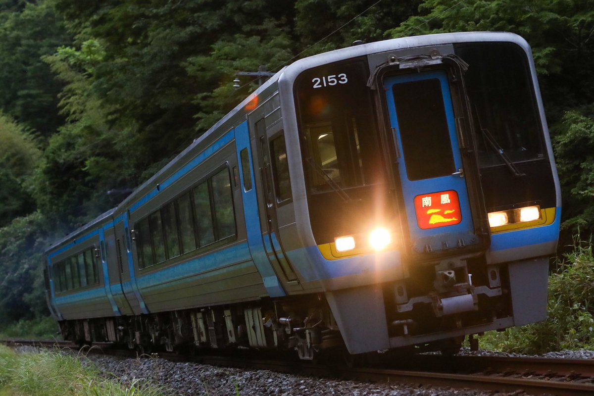 TKR315A's tweet image. 2023/5/27 9205D Remember2000リバイバル南風号
下は引退前に消滅したモノクラスの姿に！
数々の撮影地を爆速で駆け抜けて行きました！
#Remember2000