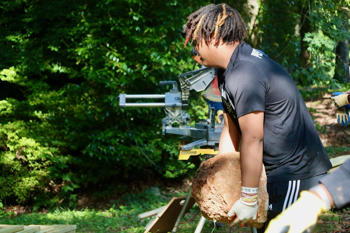 Coach Wright M.Ed (@bcwright52) on Twitter photo <a href="/SGHFootball/">South Gwinnett Football</a> <a href="/CometsSGHS/">South Gwinnett Comets Football Recruits</a> making a change in the world starting in our community let’s go
Volunteers:
1.Mycah Mitchell
2.Makhi Brazier
3.Jamari Robertson
4.Terrence Penick Jr.
5.Jairimyah McFadden
6.Olu Olusola
7.Tylshon Morgan <a href="/SGHFootball/">South Gwinnett Football</a> <a href="/CometsSGHS/">South Gwinnett Comets Football Recruits</a> making a change in the world starting in our community let’s go
Volunteers:
1.Mycah Mitchell
2.Makhi Brazier
3.Jamari Robertson
4.Terrence Penick Jr.
5.Jairimyah McFadden
6.Olu Olusola
7.Tylshon Morgan