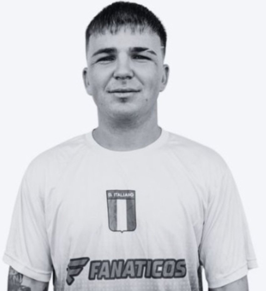 QEPD
Dura noticia para el fútbol amateur a los 23 años perdió la vida el jugador de Deportivo Italiano Arcel Maximiliano Martínez.
Para sus familiares, amigos y compañeros el pésame en este difícil momento.