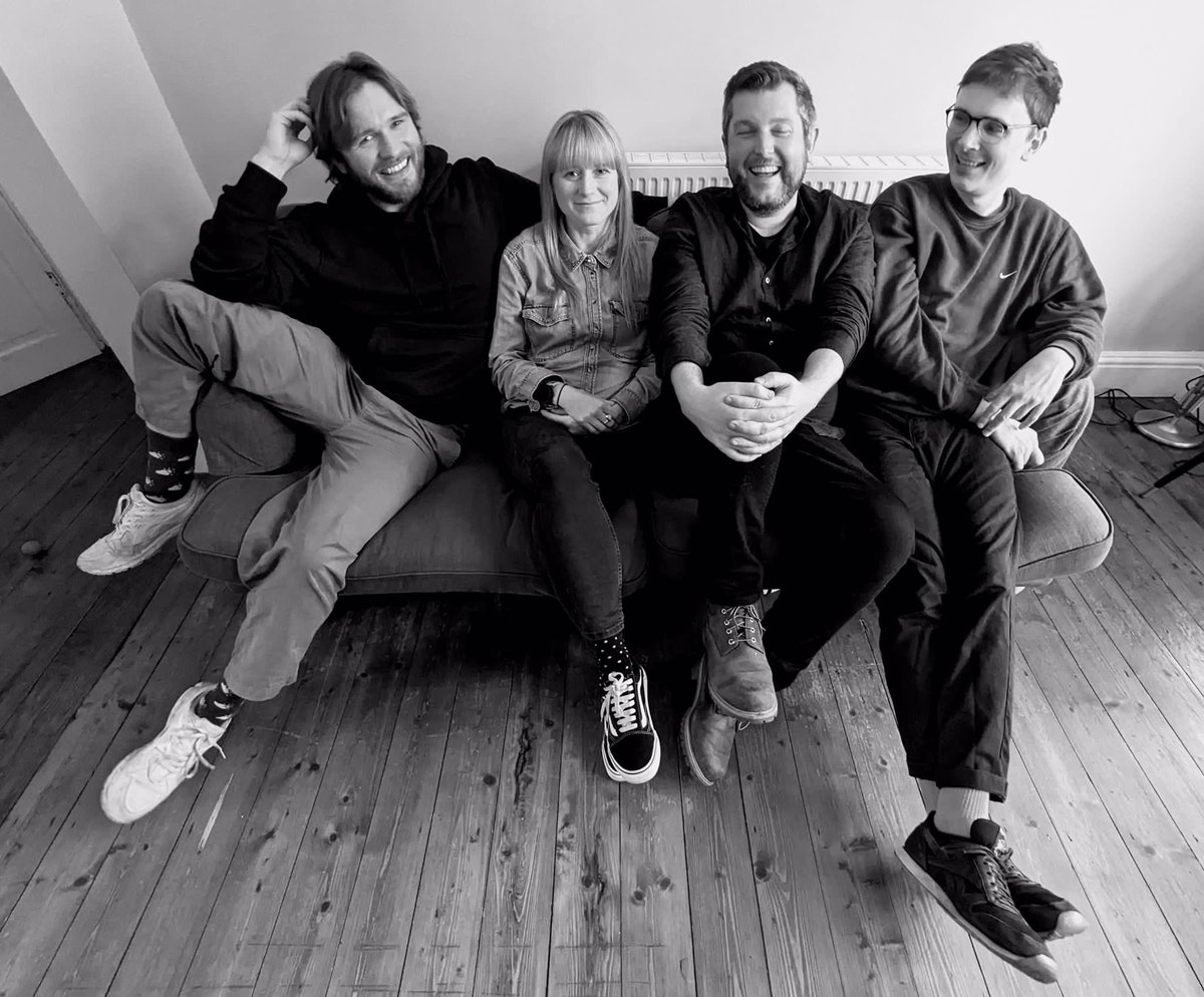 vagonalt's tweet photo. Sumos are on now on my radio show El Vagón Alternativo. Playing the best in new indie music. Out here in Quito Ecuador middle of the world. #elvagonalternativo #NowPlaying #sumos @sumosmusic https://t.co/G8MyutXbTT