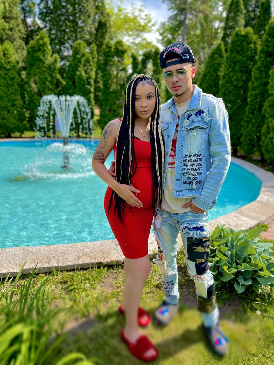 VanityDoll219's tweet photo. Our family is expanding by two feet. 👣💙👨‍👩‍👦 August 10th 🫣 Baby Registry below 🛍️
https://t.co/lS4CtBo17u https://t.co/yk6bnuBqUL