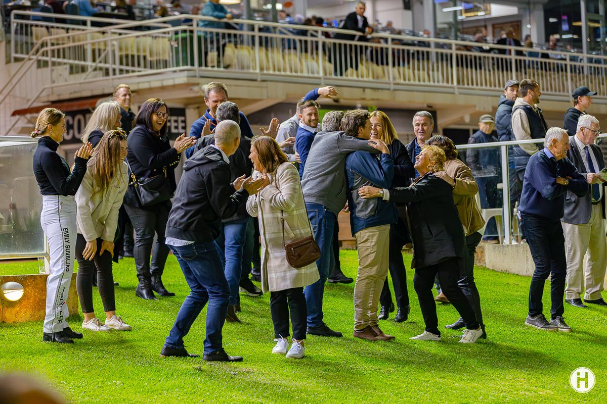 _HamiltonCC's tweet image. It wasn’t just the 2:34.3 that had the crowd on the edge of their seats for the Gr.3 Pearl Classic - the wait for the photo finish was almost as exciting!

Congratulations JP Pacing on Never Ending’s win, and well done to the connections of Sorridere for having a crack!