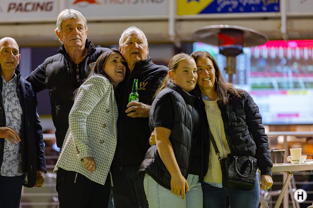 _HamiltonCC's tweet image. It wasn’t just the 2:34.3 that had the crowd on the edge of their seats for the Gr.3 Pearl Classic - the wait for the photo finish was almost as exciting!

Congratulations JP Pacing on Never Ending’s win, and well done to the connections of Sorridere for having a crack!