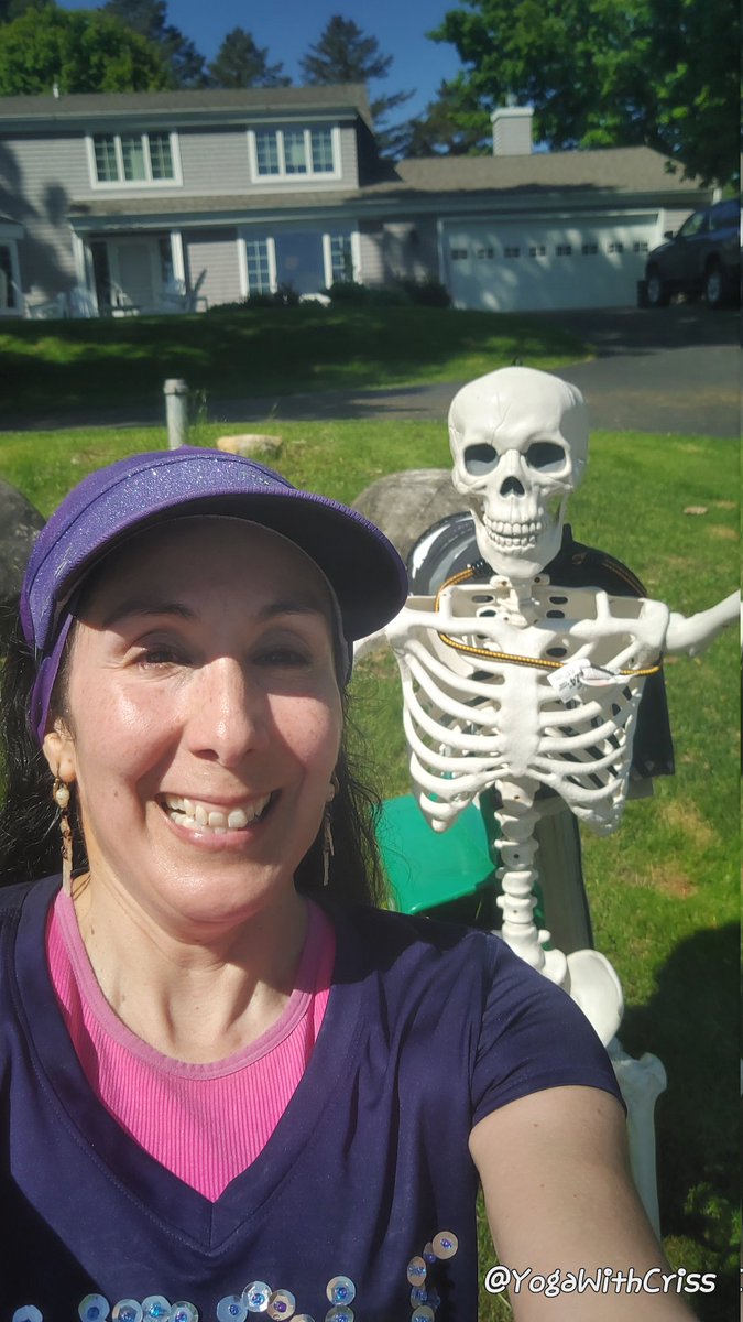 YogaWithCriss's tweet photo. ¿Les puedo catafixiar mi #balancechallenge de hoy por 42.19 km? Ni mi primer maratón me costó lo que este, pero si Pru no se rindió, ¿por qué lo haría yo? #BayshoreMarathon #PurpleForPru #PureMichigan
@Crisita20 @Nosoypelusa @RunnerDuvalier https://t.co/i84pTarrMF