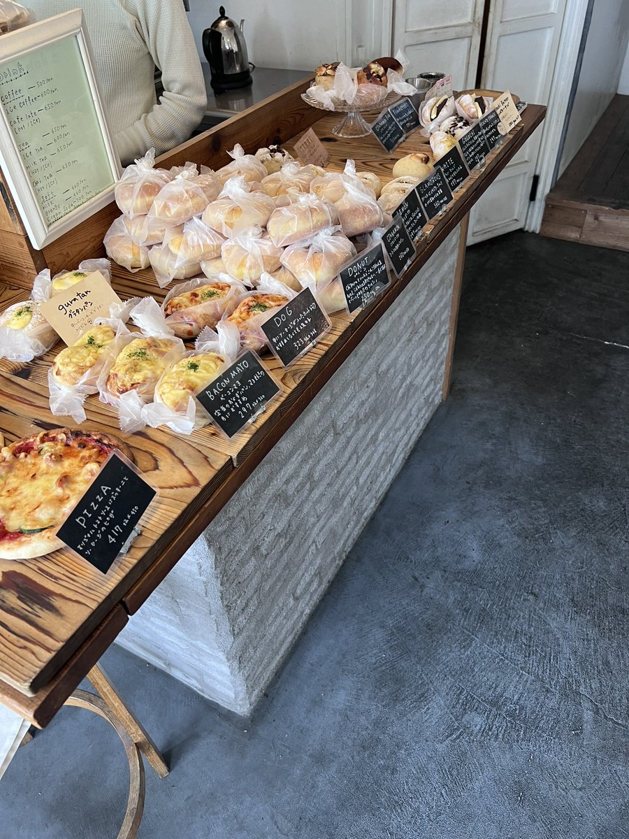 aioh92's tweet photo. morning 🥐🤍
好きな空間だった♩

#神奈川カフェ https://t.co/4L14rUPVuN