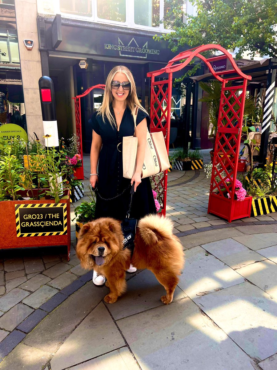 Out with my boy this morning <a href="/MCRFlowerFest/">The Manchester Flower Festival</a> - it really does get better every single year. Bravo @ManchesterBID and <a href="/CityCo/">CityCo Manchester</a> on an inspired and beautiful trail 👏🏼💐🌸🌺🌷🌻 #manchester #sunshine #flowerfest