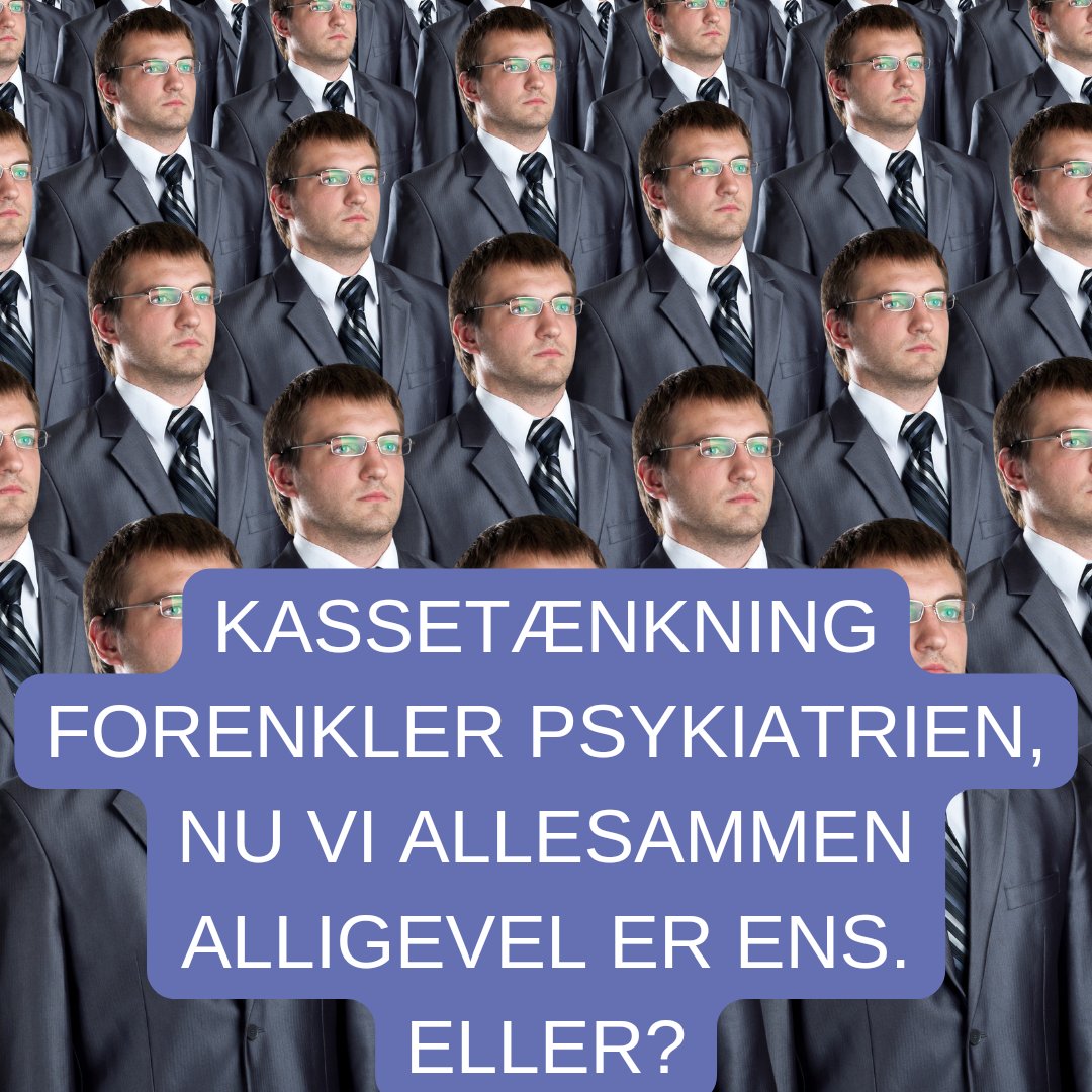 NiclasAarestrup's tweet photo. Hvor er det fantastisk at folk med en psykiatrisk diagnose er fuldstændigt ens, ligesom deres lidelser er helt identiske.
Hvad der skal til af behandle dem og præcis hvor lang tid det tager er det samme fra patient til patient. De er fuldstændigt som en patient med et simpelt brud.
Dermed er det jo også enkelt budgettere og passe patienterne ind i kasser i regnearkene.
Det er da super praktisk at vi mennesker er så ens og så enkle. Eller?

Hverken mennesker eller psykiske problemer er enkle. Bare tænk på vores søgen efter den eneste ene. Hvor mange synes det er/var enkelt og ligetil? Ja, for nogle lykkes det nok første gang, men for andre sker det aldrig. Mennesker kan ikke bare stoppes ind i kasser, hverken i jobcentrene eller i psykiatrien.

Kassetænkning og samlebånd kan fungere rigtigt godt i en virksomhed med masseproduktion, men det er sjældent en løsning, der virker på mennesker!

https://t.co/uWOdlULKEC

#dkpol #psykiatrien #kassetænkning #detfirkantedemenneske #behandlingspakker