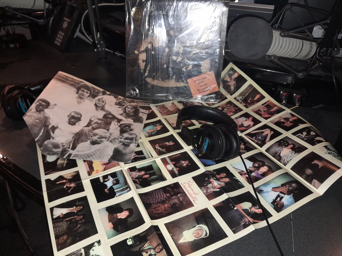 Band On The Run de <a href="/PaulMcCartney/">Paul McCartney</a> y Wings
En #Vintage909 por <a href="/Ibero909FM/">Ibero 90.9 FM</a> 
Directo del vinil 1ra Edición 
Aquí la bella estampa