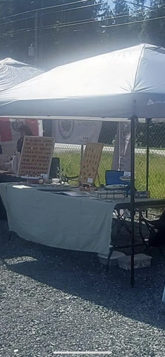 ResonatedRock's tweet image. I did my first market today in years. I forgot to take a photo, but someone else did. It’s a new market in Comox, so it wasn’t very busy and I think will be a great once word gets out more. My son kept me company and handed out his business cards. It was a great day! #ComoxBC