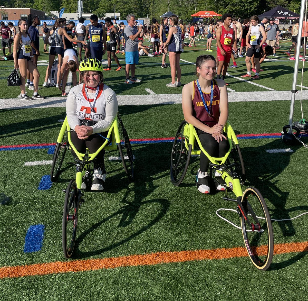3 more medalists from Day 2 of Division 1 Championship! Mary MacDonald placed 2nd in the 100m PARA. Malachi Johnson placed 6th in LJ. Dmitrius Shearrion placed 5th in the 100m dash. Overall great weekend for all athletes competing!