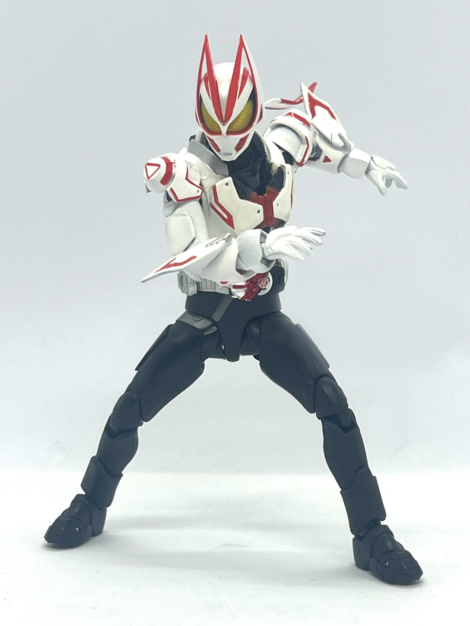 s.h.figuarts仮面ライダーギーツ【改造】 s.h.figuarts仮面ライダーギーツ【改造】