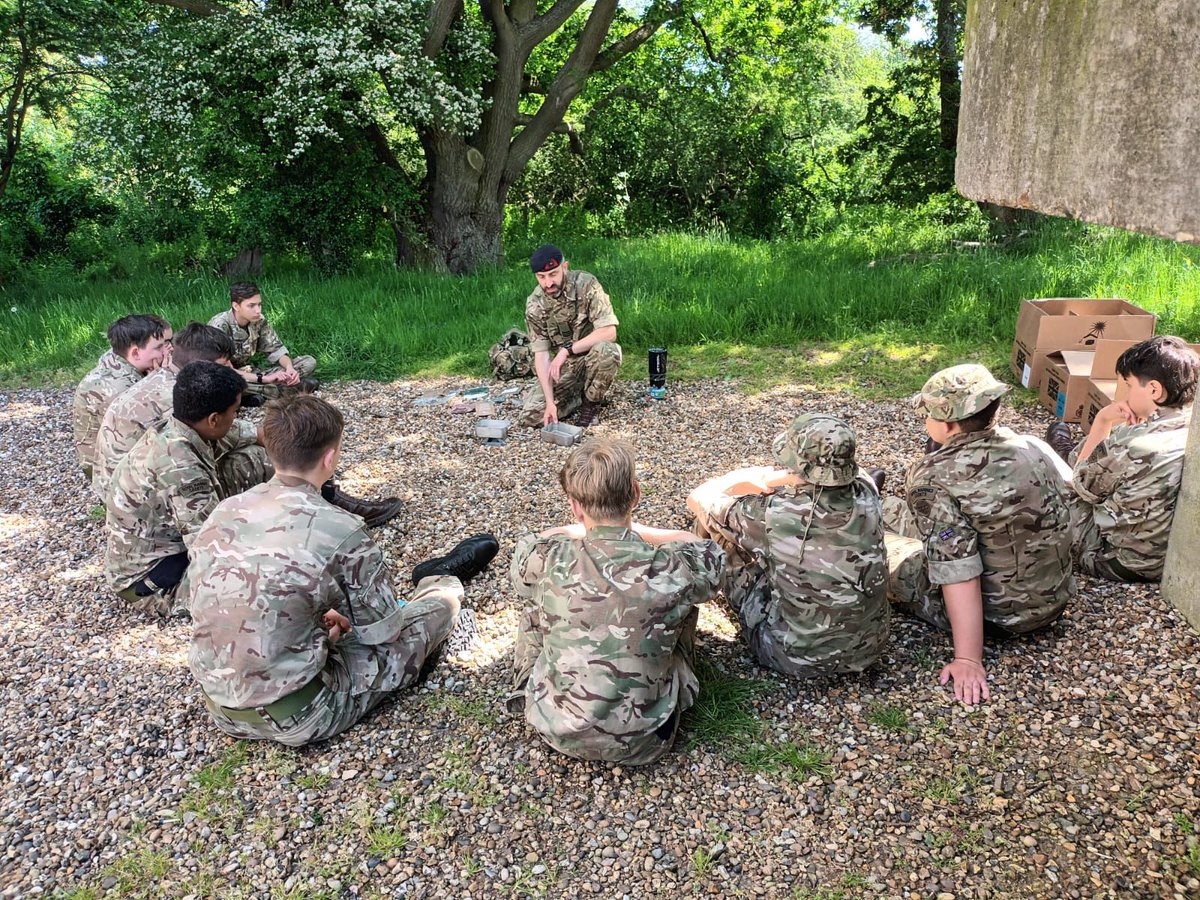 HaringeySCC's tweet image. Our Royal Marines Cadets attended a basic field craft training day at Colchester Garrison for 1 and 2 Troop @LimaCoyRMC. Cadets covered Hygiene, bivvy construction and section formations and cooking in the field. #seacdetsuk #haringey