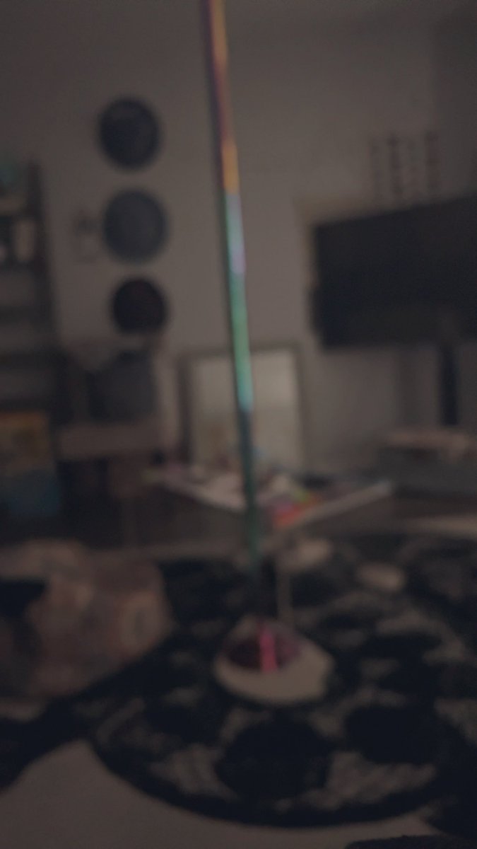 MiraMonroeXxX's tweet image. Life gets a little messy and blurry, as we all know. I sit in the blurry mess, get rid of the distractions and negativity in my mind, and ask for clarity. 
In time it will be easier, for now, I give myself lots of patience, and I always receive the clarity.
I am so thankful.✨💕