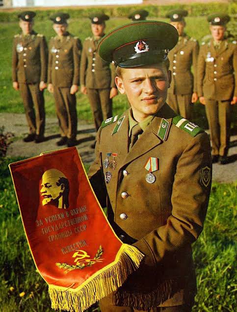 USSREmbassyJ's tweet photo. #OTD: May 28 is the #Border_Guards Day in Soviet
5月28日: #国境警備隊の日 は、国境警備軍の日としても知られ、#ソビエト社会主義共和国連邦 の国境警備隊を祝う日です。5月28日 - 1918年のソビエト国境軍の設立記念日
День #пограничника отмечается 28 мая. https://t.co/6idQ3J8cc3
