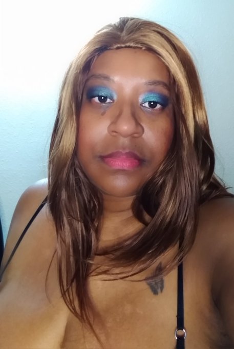 My look for tonight. Trying something new. Catch me online. #LinkInBio https://t.co/wkCekcfW7g<a href="/tag/linkinbio"class="tags"><span>#linkinbio</span></a>
