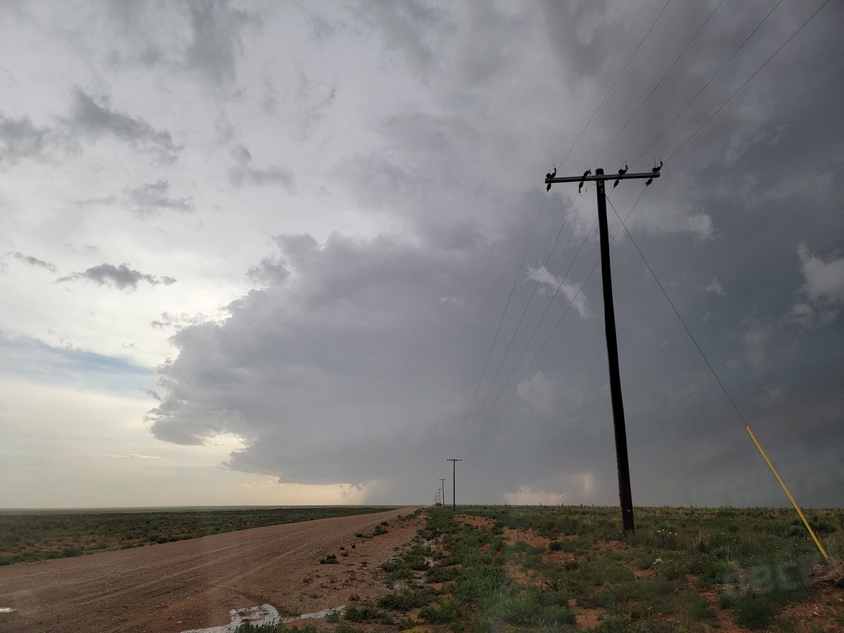 StormChaserJack's tweet photo. @NWSLubbock current view of cell https://t.co/eX7QGT8PhB