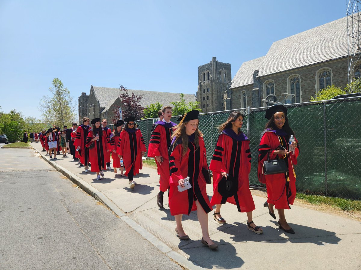 MJMLAWDETROIT's tweet photo. University Commencement! https://t.co/aWVaHKwdpc