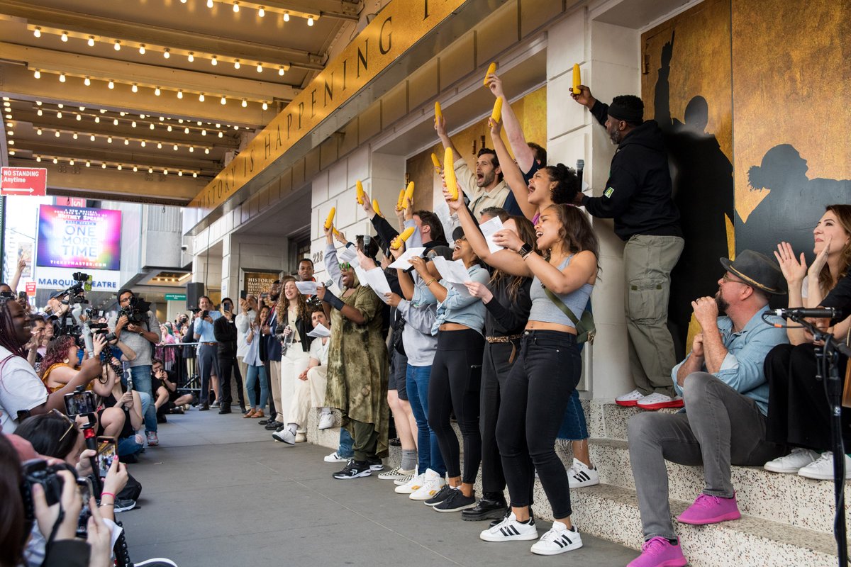 A little behind the scenes of Cob County taking over the Richard Rodgers! #Ham4Ham 

📸: Tricia Baron