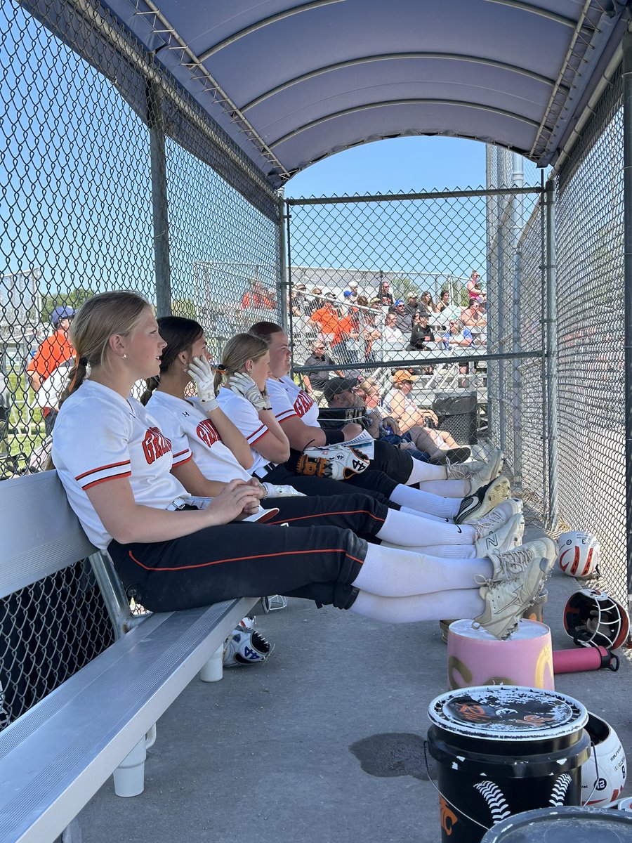 Grinnell_SBall's tweet photo. @Grinnell_SBall dugout thinking up another chant to help support the on-field players. #4-0dugout #weloud https://t.co/mIq1uhZBdl