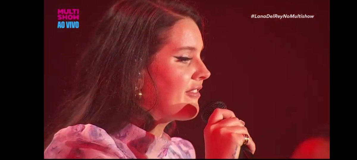 sinkgleice's tweet photo. Born to die no #MITANoMultishow https://t.co/7yoF9Etcmy