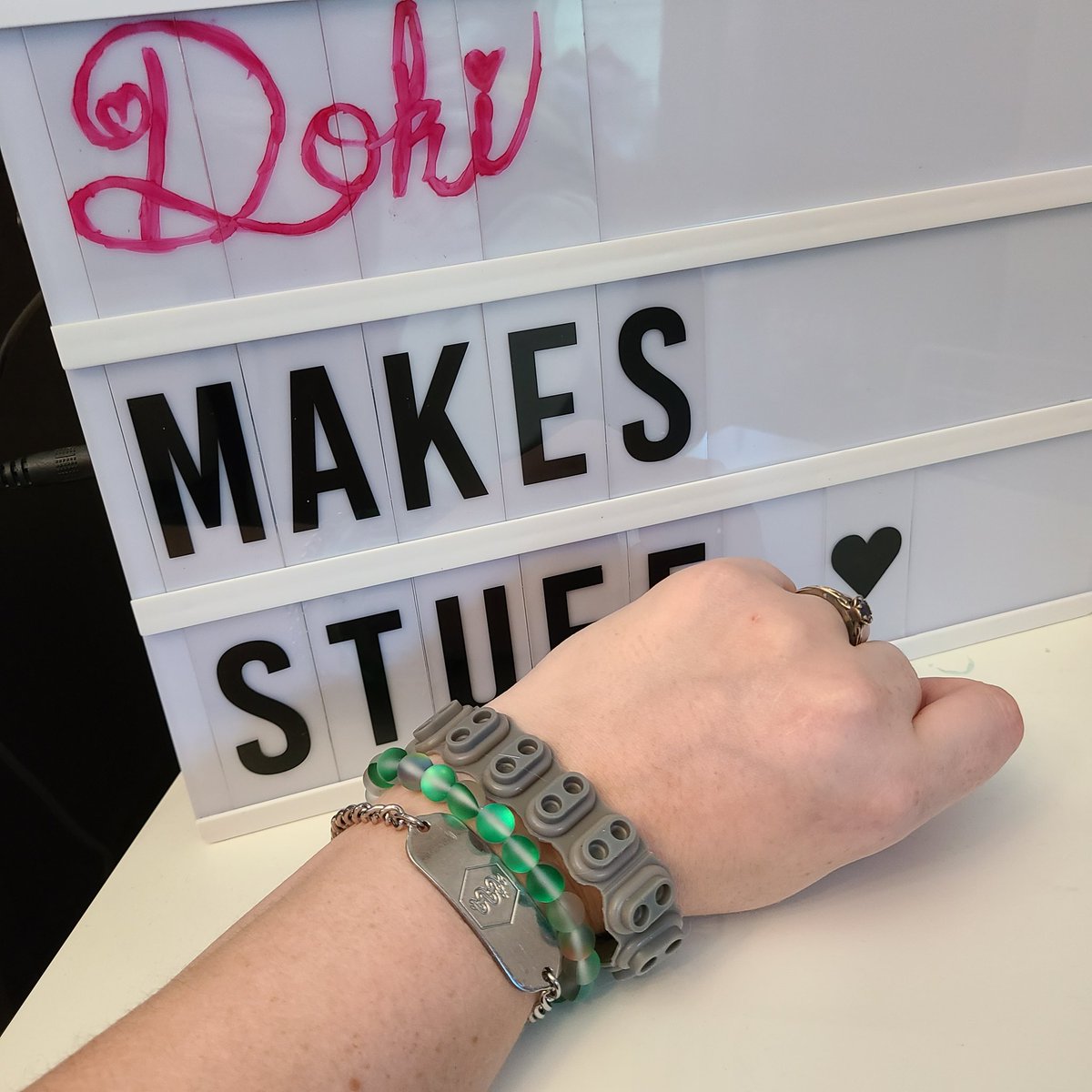 DokiMakesStuff's tweet photo. Idle hands are a bad thing for me,  having this on hand helps give me something to do cause i can fidget about while i focus on whatever it is im doing!
You can find it Colossalcon Craft Fair!
#recycledfashion #recycledjewelry #recycledtech #fidget #fidgetjewlery #DokiMakesStuff https://t.co/9Mtmtnk3R8