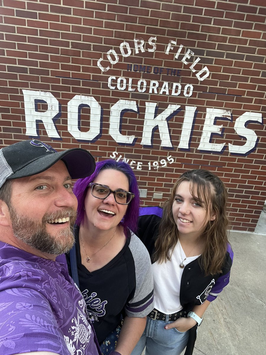 FieroFun's tweet image. My purple hair is suddenly popular!!! #funfiero