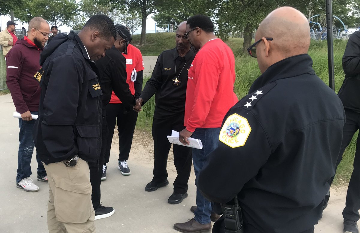 Thank you to our faith-based community outreach partners at Salem Baptist Church and Progressive Baptist Church for praying over us and our officers tonight. We are thankful for what they are doing to keep our youth safe.