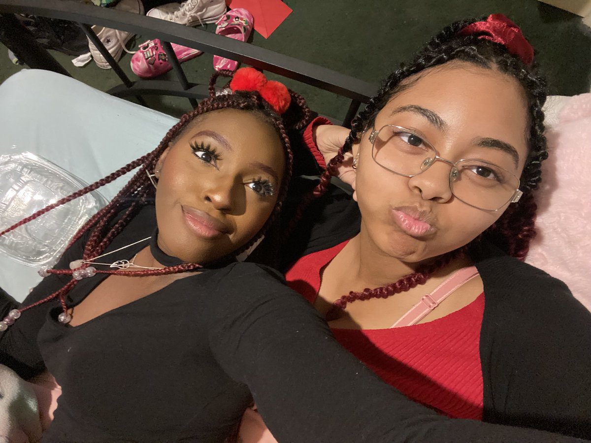 mcdaddyjoon's tweet photo. Happy birthday 23th to my beautiful bestie, I’m so blessed to have her in my life @MayasMoody1 https://t.co/SiICbVQ45q