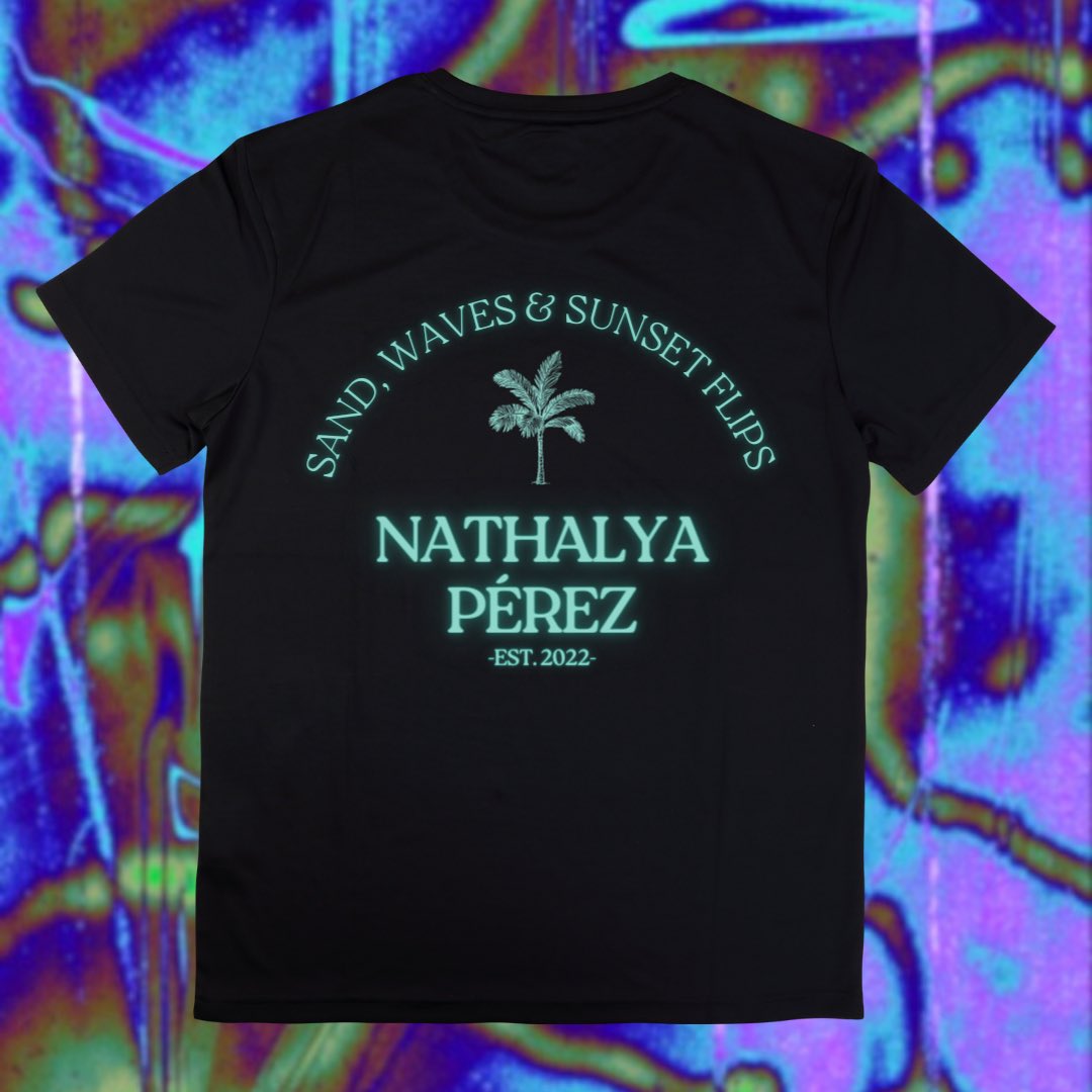 ¡La mercancía oficial de Nathalya Pérez por fin está disponible!

Pueden conseguirlo en @prowrestlingtees + este weekend tienen un Memorial Day Sale so aprovechen la oferta. 

LINK⬇️
prowrestlingtees.com/wrestler-t-shi… 

Gracias anticipadas por todo el apoyo y cariño que siempre me brindan🫶🏼