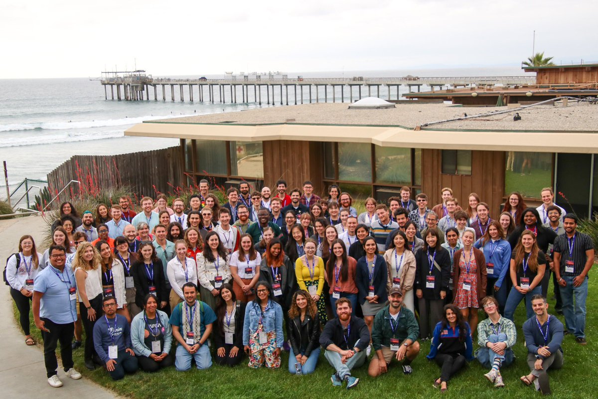 Estelle_inspace's tweet photo. So happy to share my work on exoplanets and complexity science at @abgradcon in California!! It was amazing meeting so many other people passionate about astrobiology and doing their best to understand the origins of life and how to detect it elsewhere 🤩 https://t.co/wzy6X5w7Jq