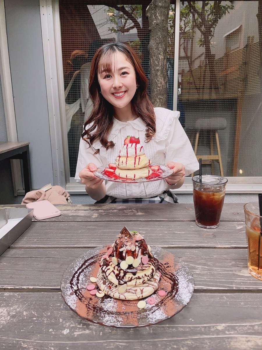 hirona_soprano's tweet photo. こないだの嬉し楽しい時間🥳💘
にゃそと表参道でパンケーキ🥞
最近、ふこふこのパンケーキがずっと食べたくて・・・🤦🏻♀️禁断症状出そうだったから、幸せすぎた😂笑 美味しかった🤍
久しぶりに会えて、たくさんお喋り出来て嬉しかったな、またすぐ会う🤓🤍
Twitter写真4枚じゃ足りない😗
#rizlabokitchen https://t.co/JvgCkxa4BM