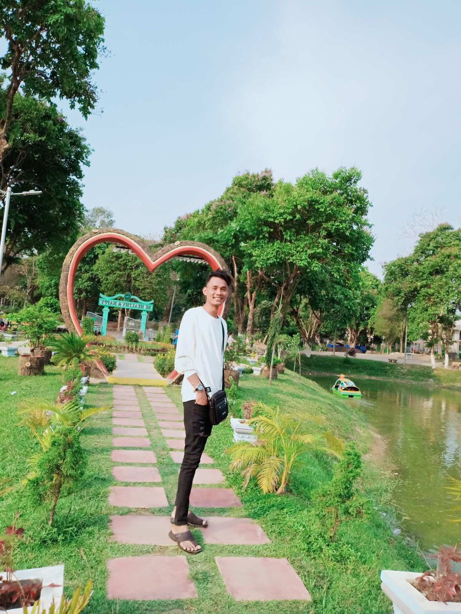 Spa Chit Min Thu tweet media