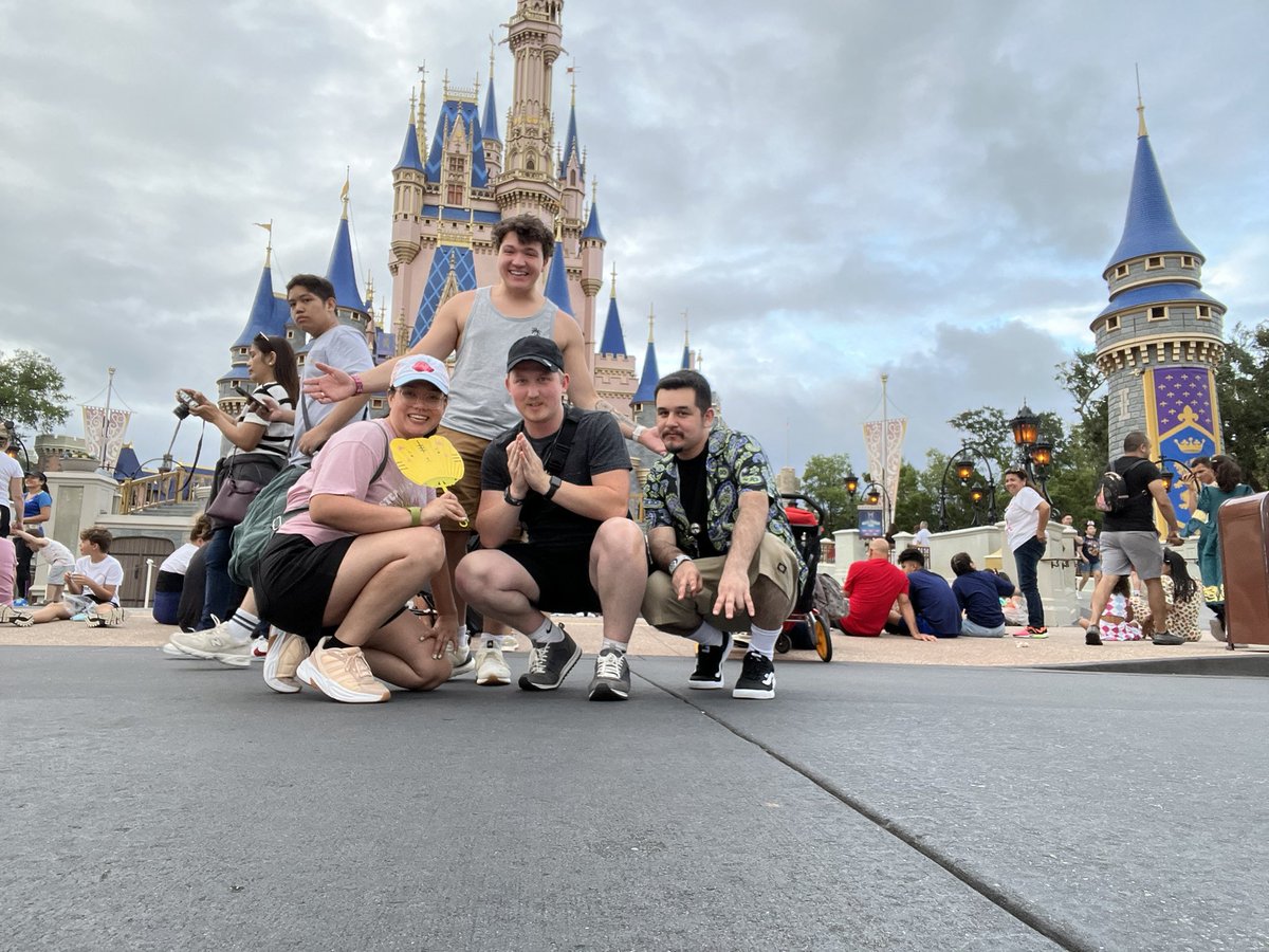 What a great week, a much needed vacation. It’s crazy how streaming can bring people together. How one interaction with someone can bring such awesome friendships 

Thanks for the awesome vacation, thanks for being amazing friends. @ChillBoyJohn <a href="/P0tat0mama/">PotatoMama</a> <a href="/ImGLiTChh/">GLiTCh</a>