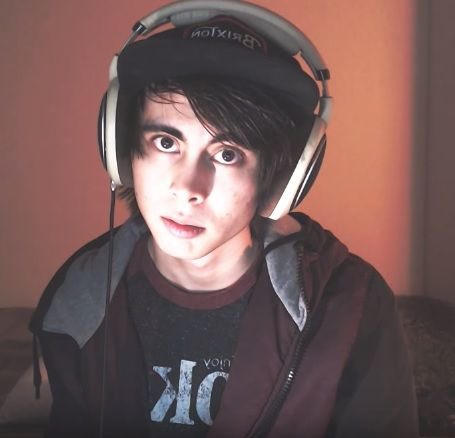 yourdoxxer's tweet photo. @LeafyIsHere You look a lot like your great grandpa https://t.co/24QXWHrX6Z
