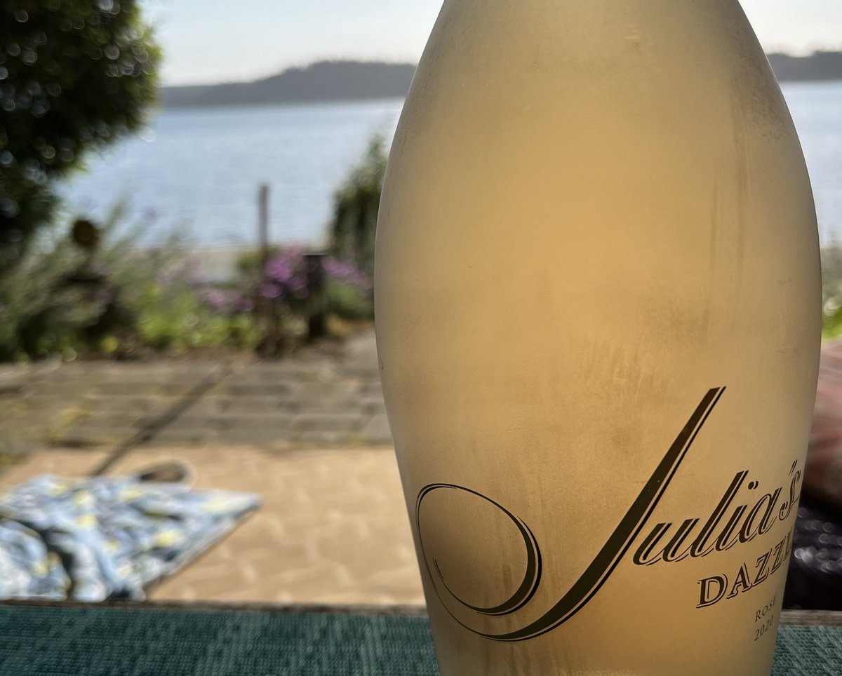 How are you all starting your Memorial Day celebrations?  I just popped the cork on this fab #rose from# @LongShadowsWine #wawine #roseallday @explorevashon