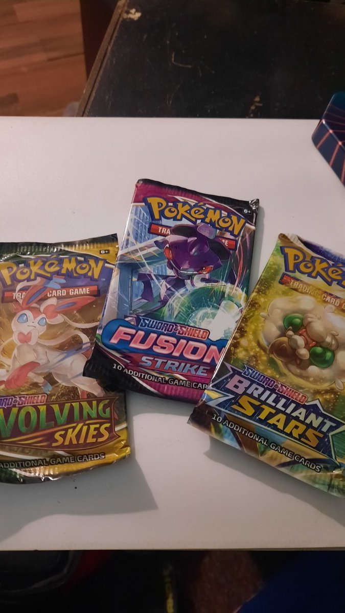 MrTaftMan_'s tweet image. I have no idea what I have, but I love them 🥹 go redeem the #PokemonCodeCard because I won&apos;t