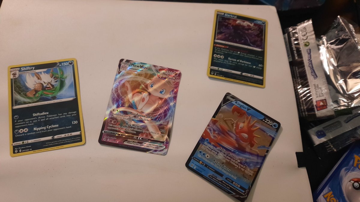 MrTaftMan_'s tweet image. I have no idea what I have, but I love them 🥹 go redeem the #PokemonCodeCard because I won&apos;t